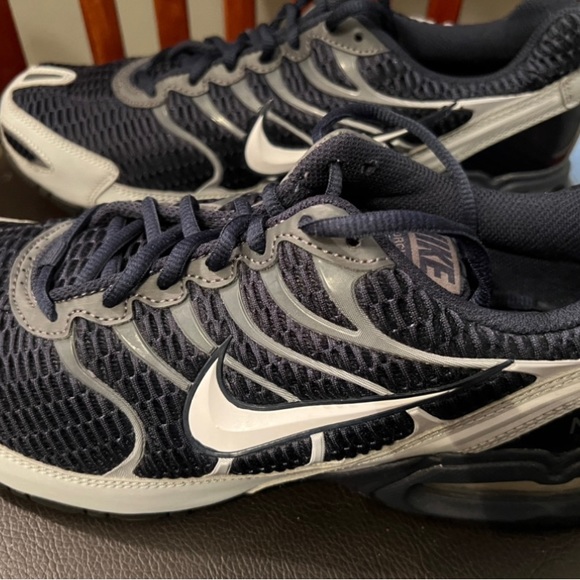 Nike Max Air. Like new. Men’s 9.5 - Picture 5 of 7